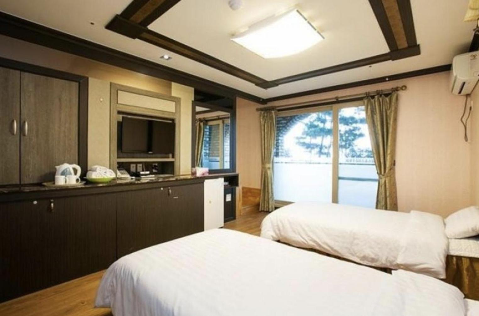 Jeju Ts Youth Hostel & Resort Сеогвипо Екстериор снимка