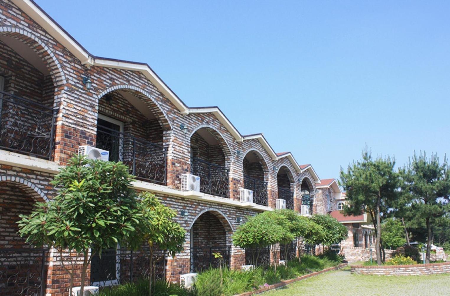 Jeju Ts Youth Hostel & Resort Сеогвипо Екстериор снимка