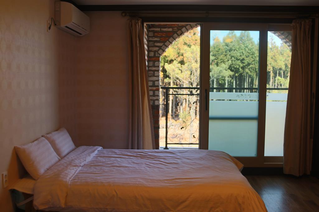 Jeju Ts Youth Hostel & Resort Сеогвипо Екстериор снимка